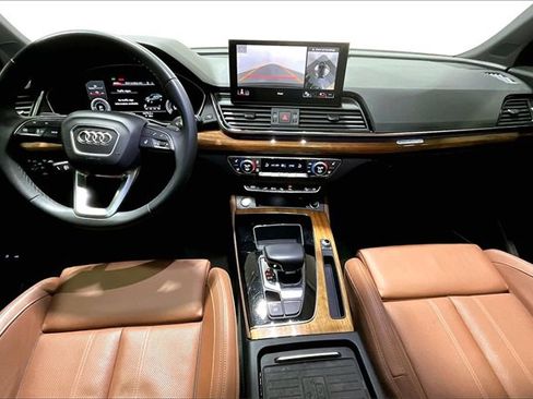 Used 2023 Audi Q5 e Prestige w/ Prestige Package image 14