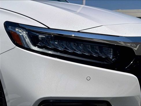 Used 2020 Honda Accord Touring image 29
