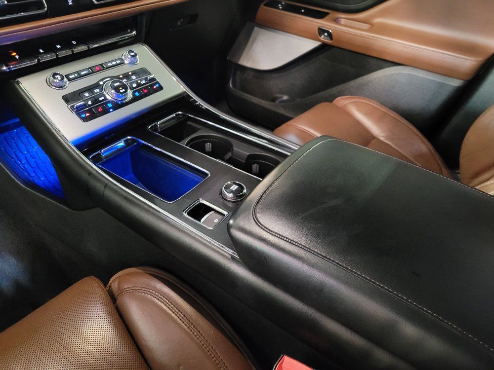 Used 2022 Lincoln Aviator Reserve w/ Equipment Group 201A RWD image 26
