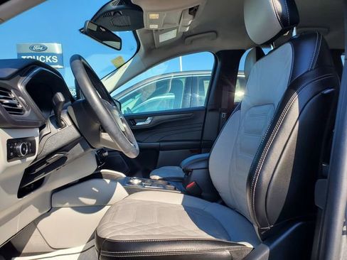 Used 2024 Ford Escape Platinum w/ Premium Technology Package image 5