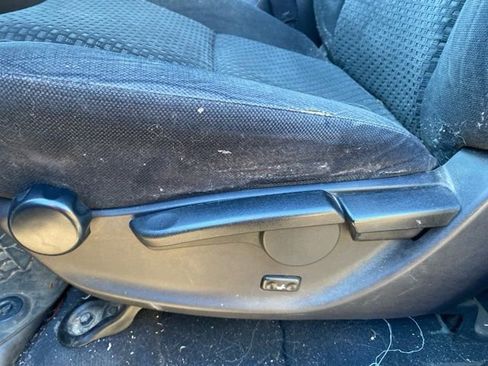 Used 2010 Toyota Tundra 4x4 CrewMax image 21