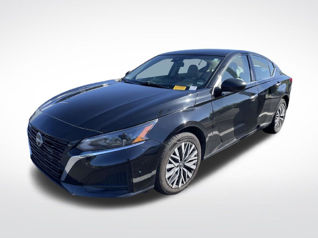 Used 2025 Nissan Altima 2.5 SV AWD/4WD image 3