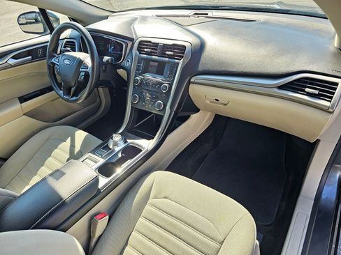 Used 2018 Ford Fusion SE image 15