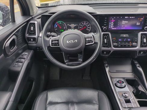 Used 2023 Kia Sorento EX image 16