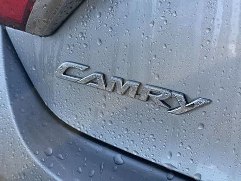 Used 2017 Toyota Camry SE FWD image 12
