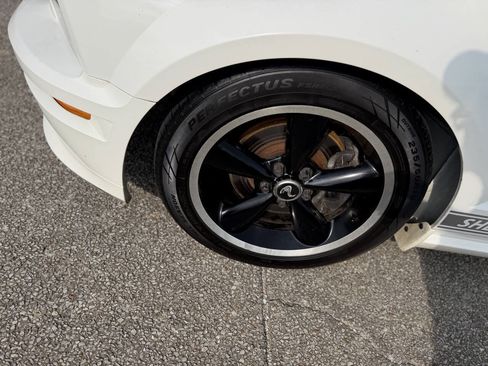 Used 2007 Ford Mustang GT RWD image 33