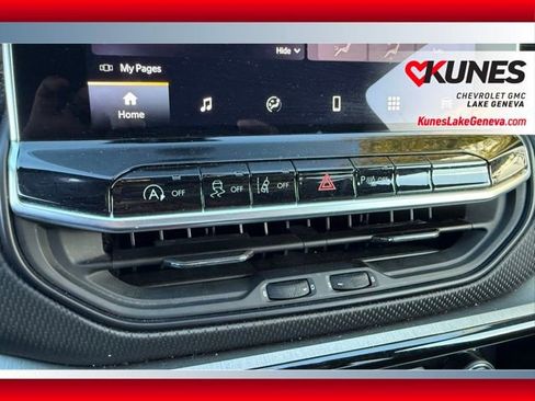 Used 2025 Jeep Compass Trailhawk image 39