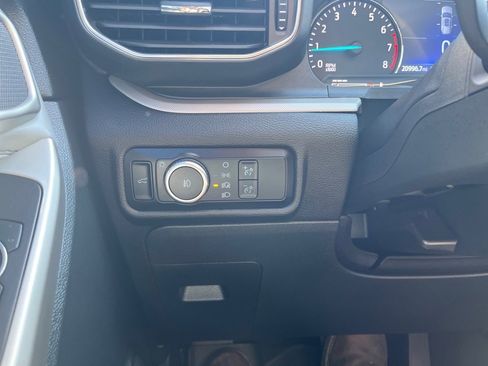 Used 2023 Ford Explorer XLT w/ Equipment Group 202A image 27