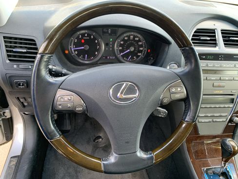 Used 2010 Lexus ES 350 w/ Preferred Accessory Package FWD image 16