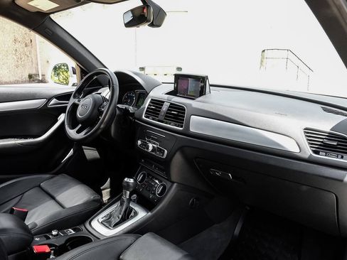 Used 2018 Audi Q3 2.0T Premium Plus w/ Premium Plus Package FWD image 18