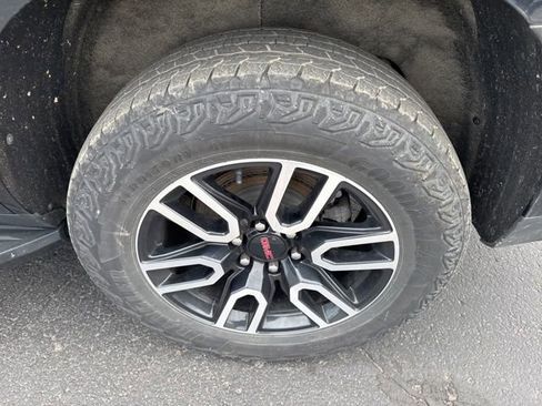 Used 2023 GMC Yukon AT4 AWD/4WD image 8