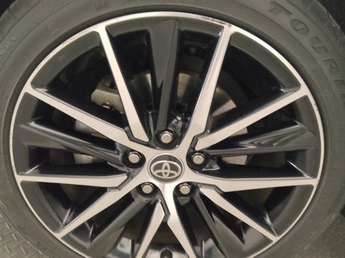 Used 2021 Toyota Camry SE FWD image 31
