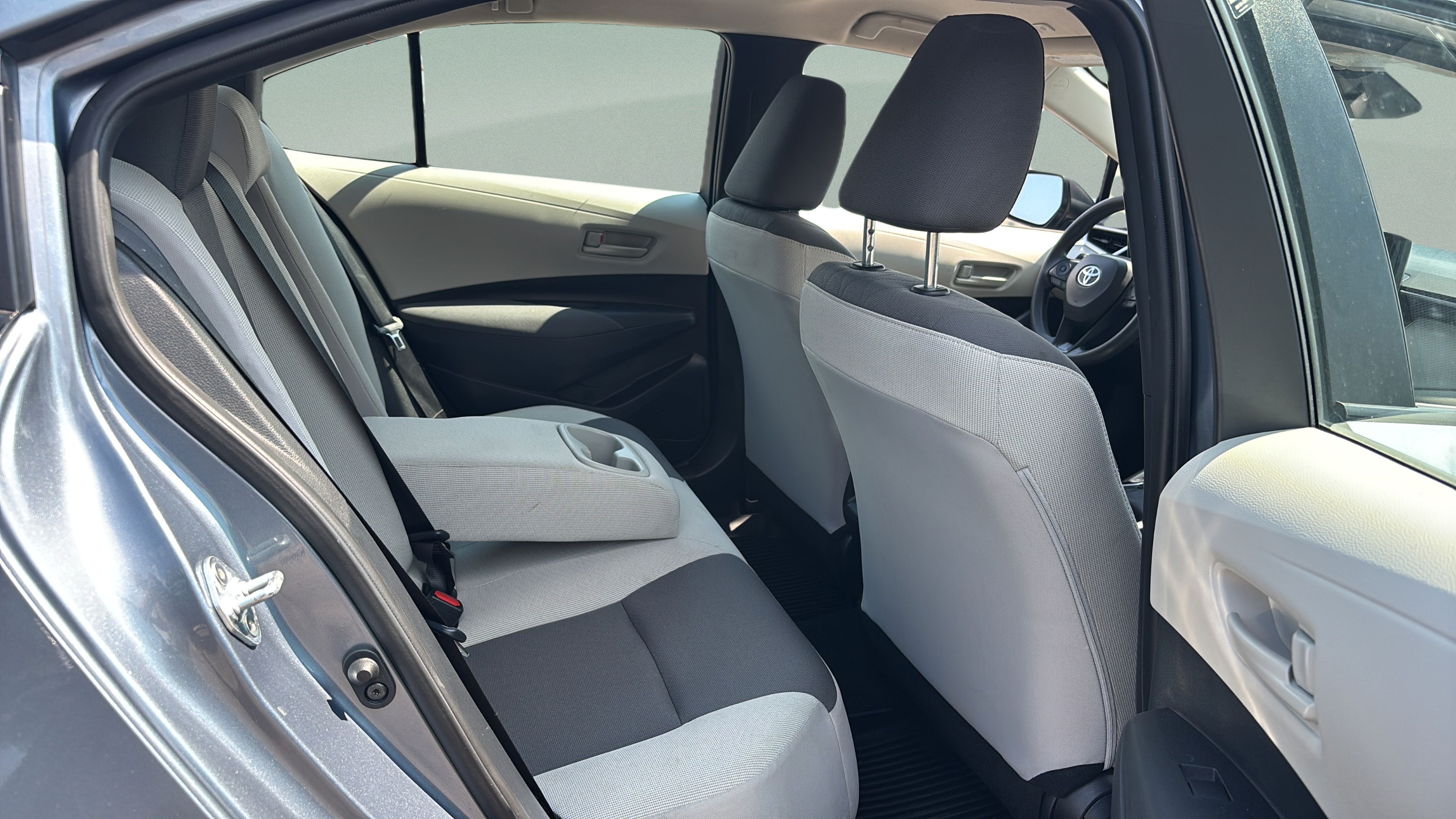 Used 2025 Toyota Corolla LE FWD image 15