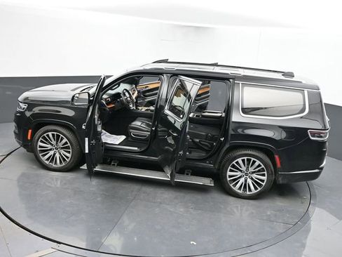 Used 2022 Jeep Grand Wagoneer Series III image 66