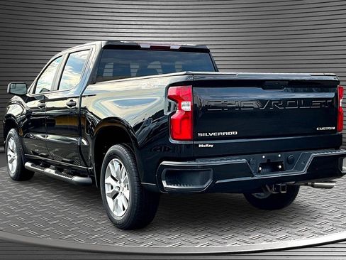 Used 2020 Chevrolet Silverado 1500 Custom w/ Custom Value Package image 4