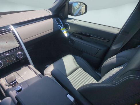 New 2026 Land Rover Discovery S AWD/4WD image 28
