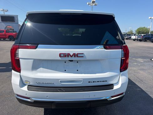 Used 2025 GMC Yukon Elevation AWD/4WD image 5