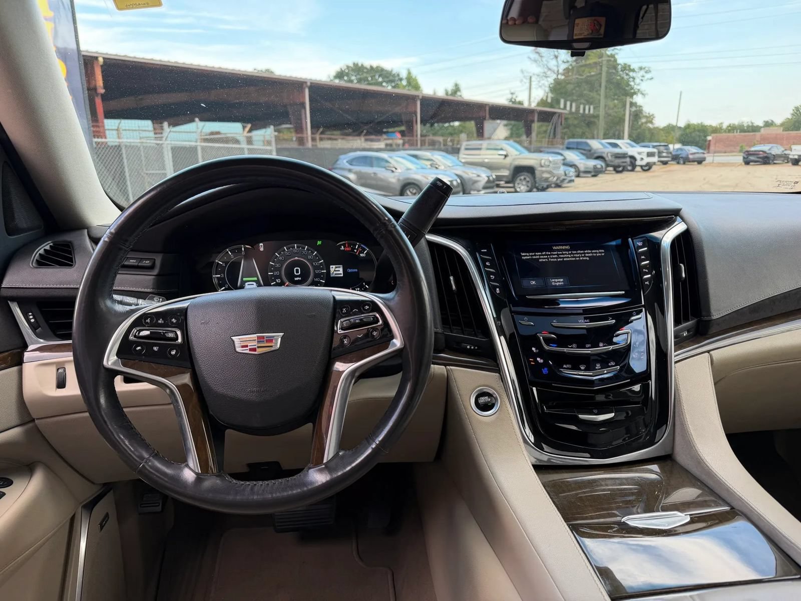 Used 2018 Cadillac Escalade ESV Luxury RWD image 23