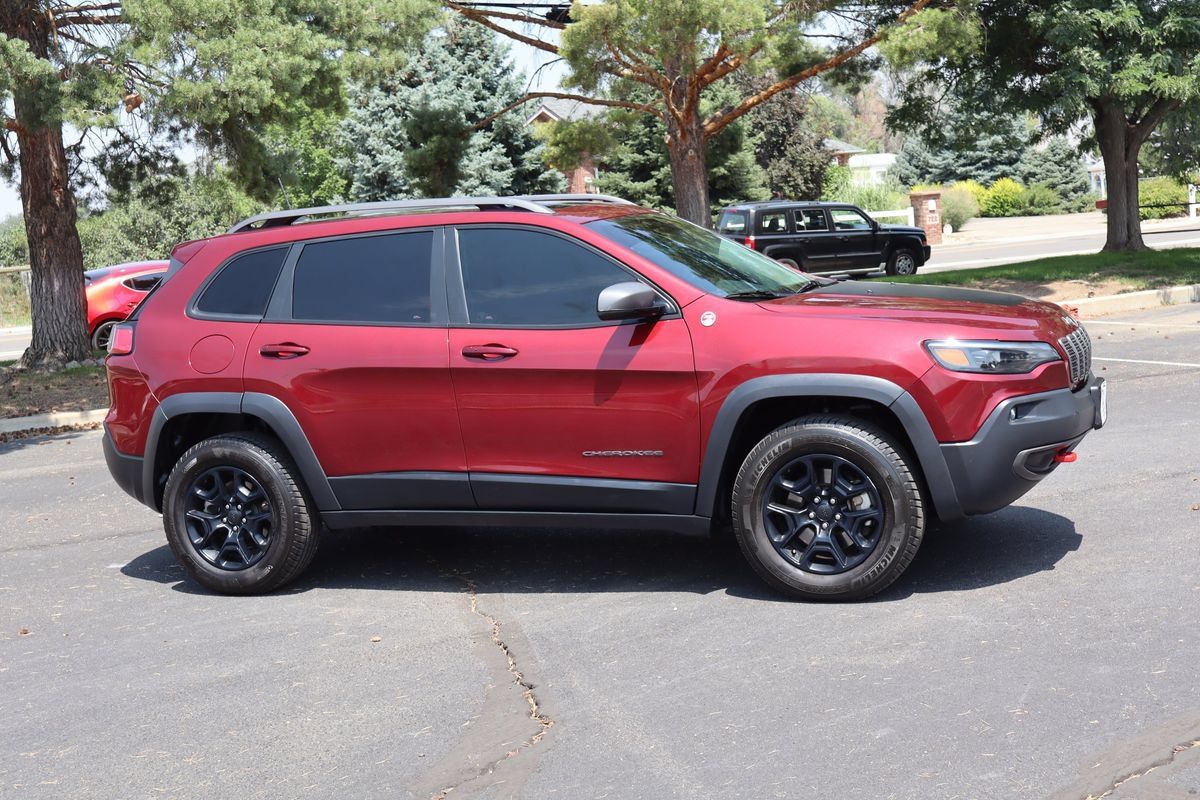 Used 2020 Jeep Cherokee Trailhawk w/ Comfort/Convenience Group AWD/4WD image 2