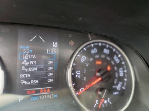 Used 2019 Toyota RAV4 XLE image 10