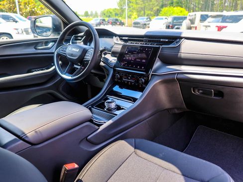 New 2026 Jeep Grand Cherokee Laredo X RWD image 12