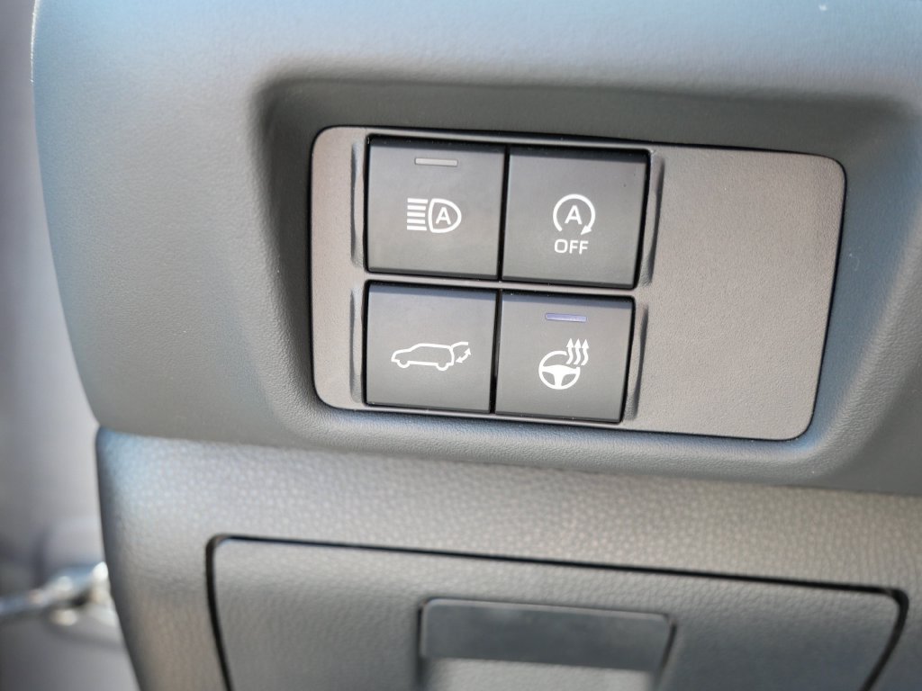 Used 2024 Toyota Highlander XLE AWD/4WD image 27