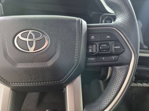 Used 2025 Toyota 4Runner Limited AWD/4WD image 15