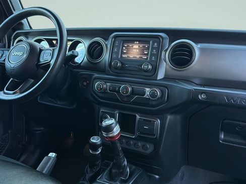Used 2020 Jeep Wrangler Unlimited Sport AWD/4WD image 31