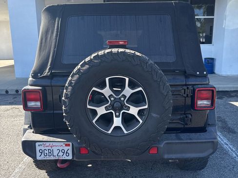 Used 2019 Jeep Wrangler Unlimited Rubicon w/ Cold Weather Group image 5