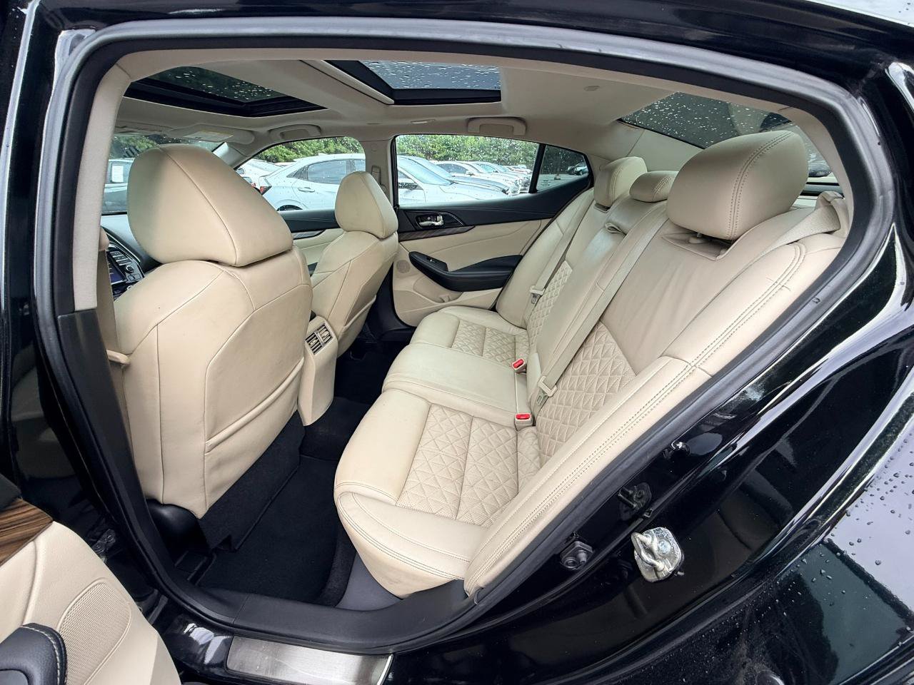 Used 2016 Nissan Maxima Platinum FWD image 11