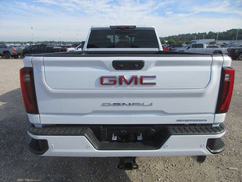 New 2026 GMC Sierra 3500 Denali AWD/4WD image 5