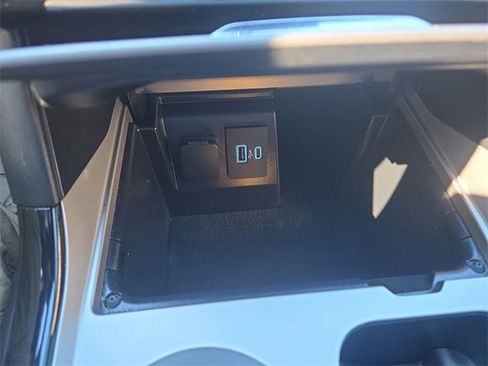 Certified 2023 Ford Explorer ST-Line w/ Class IV Trailer Tow Package image 28