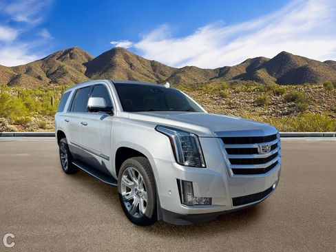 Certified 2018 Cadillac Escalade Luxury AWD/4WD image 5