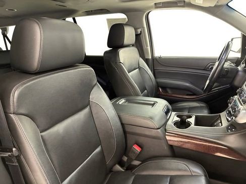 Used 2019 GMC Yukon XL SLT w/ Graphite Performance Edition image 14