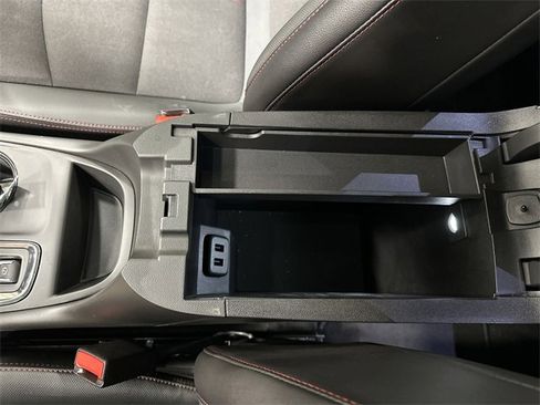 Used 2022 Chevrolet Equinox RS w/ Infotainment Package image 38