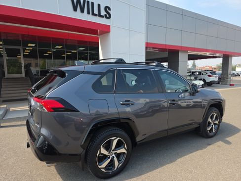 Used 2025 Toyota RAV4 SE AWD/4WD image 8
