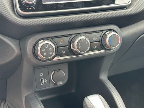 Used 2025 Nissan Kicks Play S FWD image 41
