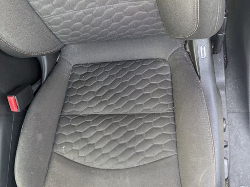 Used 2019 Chevrolet Equinox LT image 10