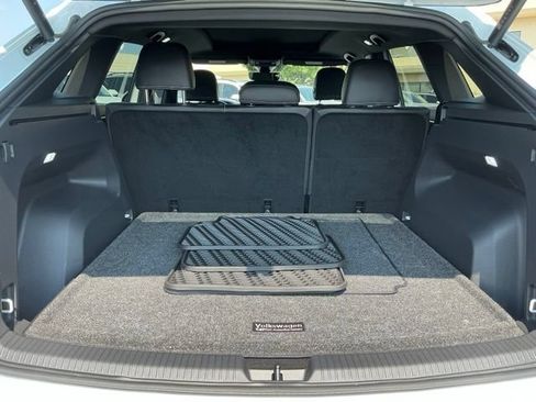 Certified 2024 Volkswagen Atlas Cross Sport SEL R-Line AWD/4WD image 20
