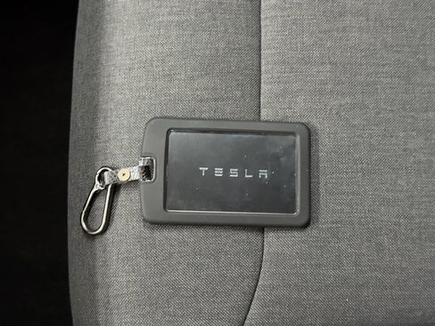 Used 2026 Tesla Model Y 2WD image 43