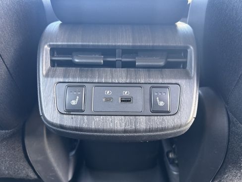 Used 2023 Nissan Ariya FWD image 27