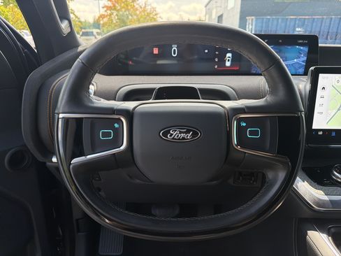 Used 2025 Ford Expedition Tremor AWD/4WD image 11