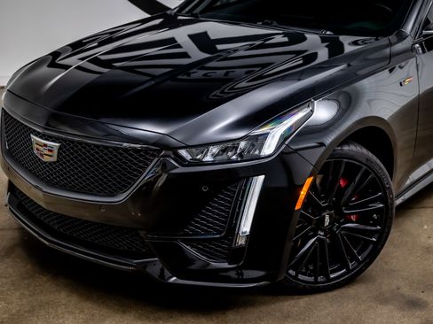 Used 2024 Cadillac CT5 V w/ LPO, ONYX Package image 20