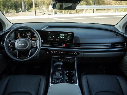 New 2026 Kia Carnival LXS image 14