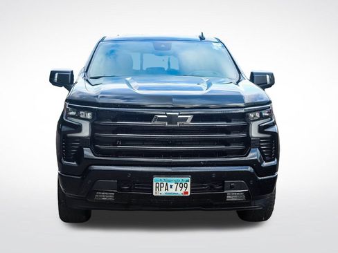 Used 2025 Chevrolet Silverado 1500 High Country w/ Midnight Edition AWD/4WD image 8