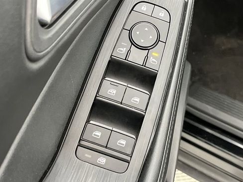 Used 2024 Nissan Rogue SV image 13