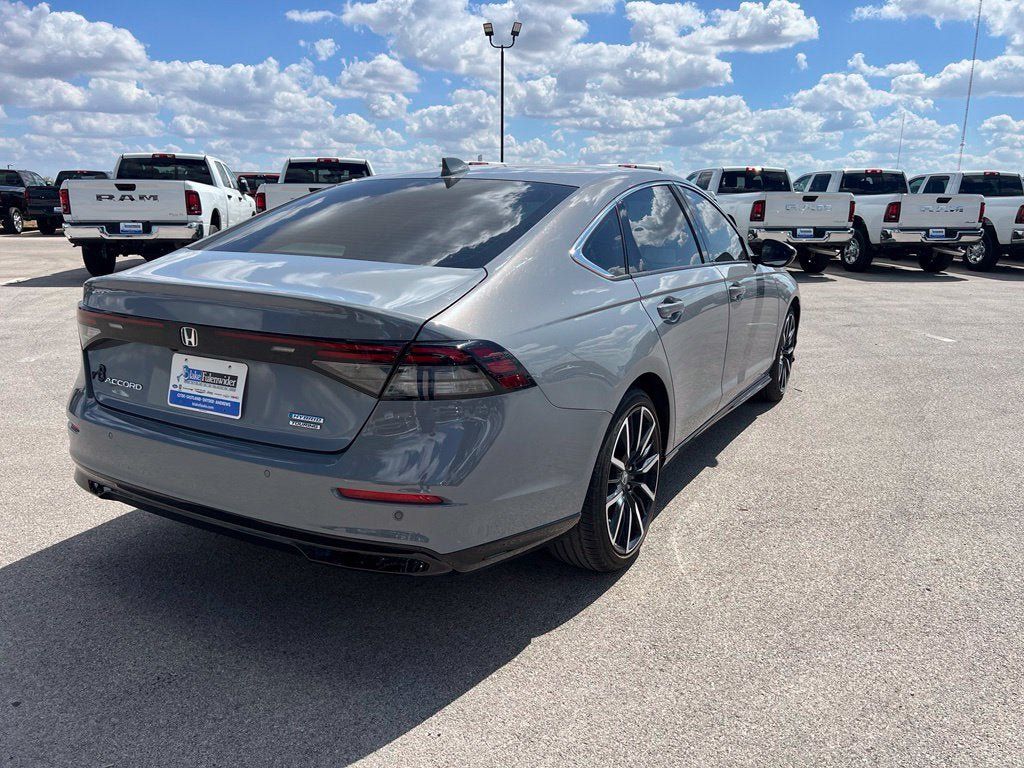 Used 2023 Honda Accord Touring image 6