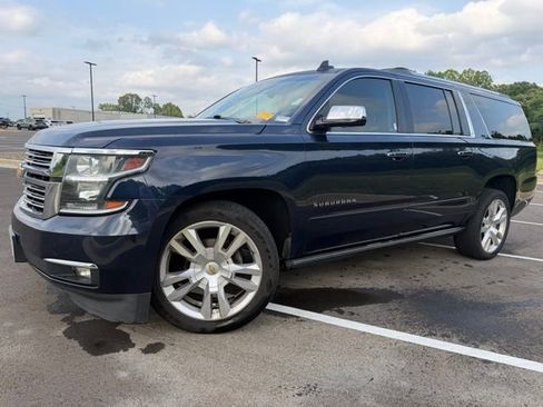 Used 2017 Chevrolet Suburban Premier RWD image 19