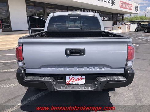 Used 2019 Toyota Tacoma TRD Off-Road image 7