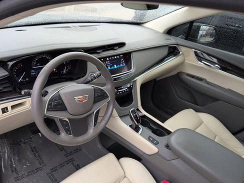 Used 2017 Cadillac XT5 Premium Luxury image 34